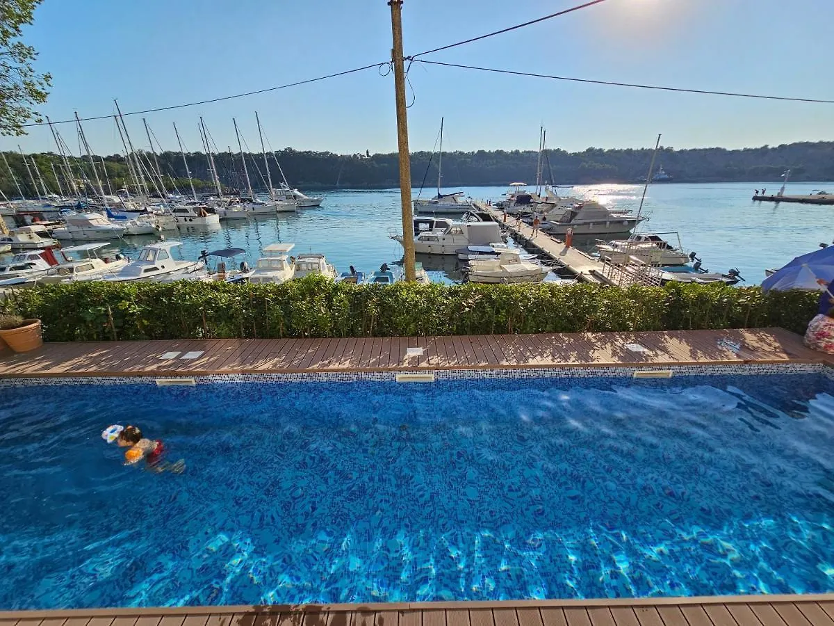 Villa Gaj krevet i doručak Omisalj