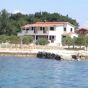 https://ll-apartments-vir.hotelinzadar.com