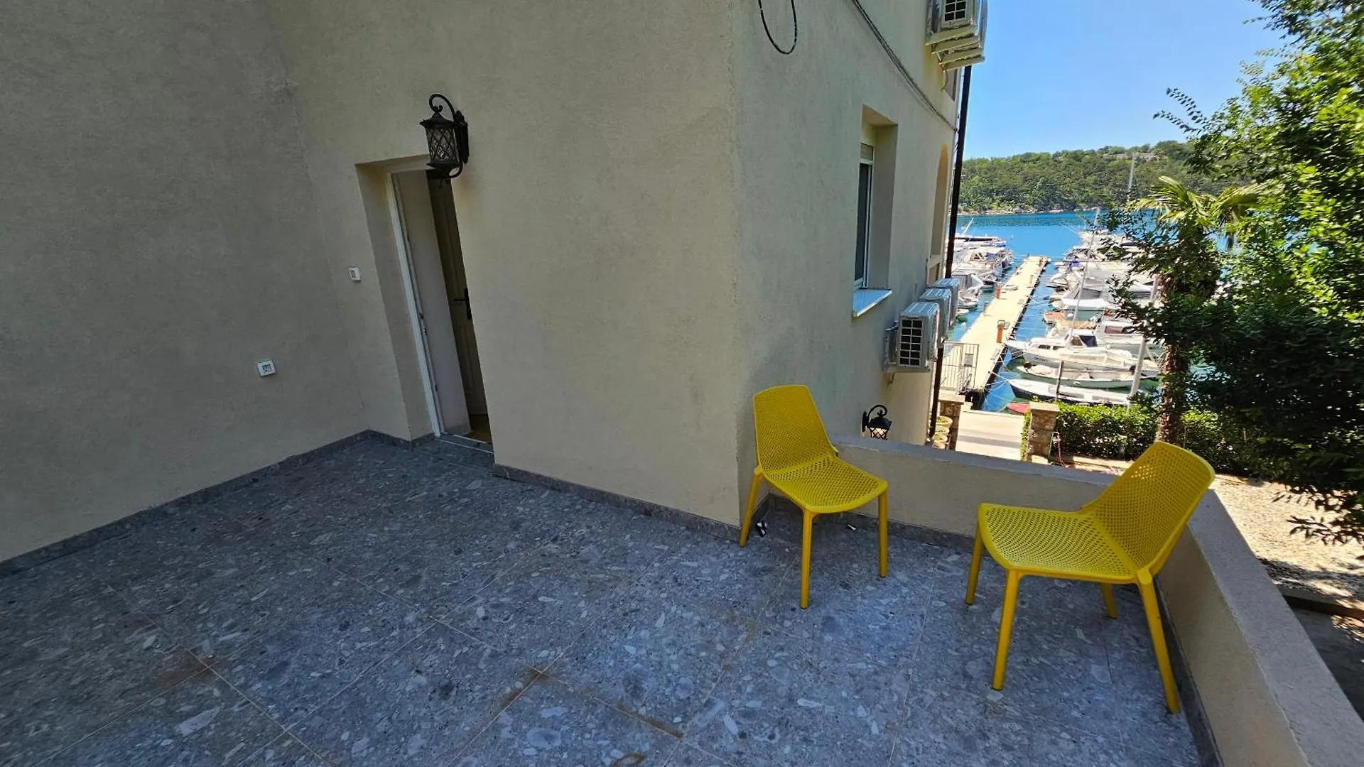 Villa Gaj Omisalj 0*,  Croatia